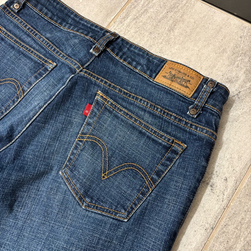 ❌SOLD❌Levi's VINTAGE 537 Low Rise Flare Jeans - Picture 8 of 13